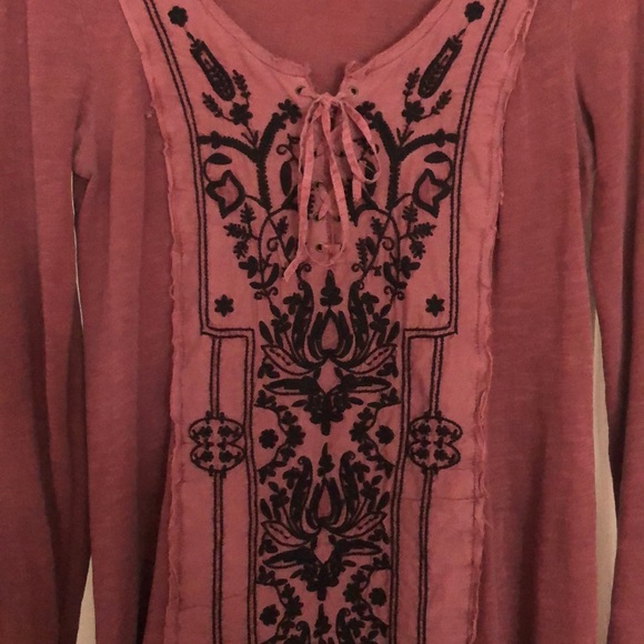 Free People high/low tunic with embroidery. - Picture 3 of 4